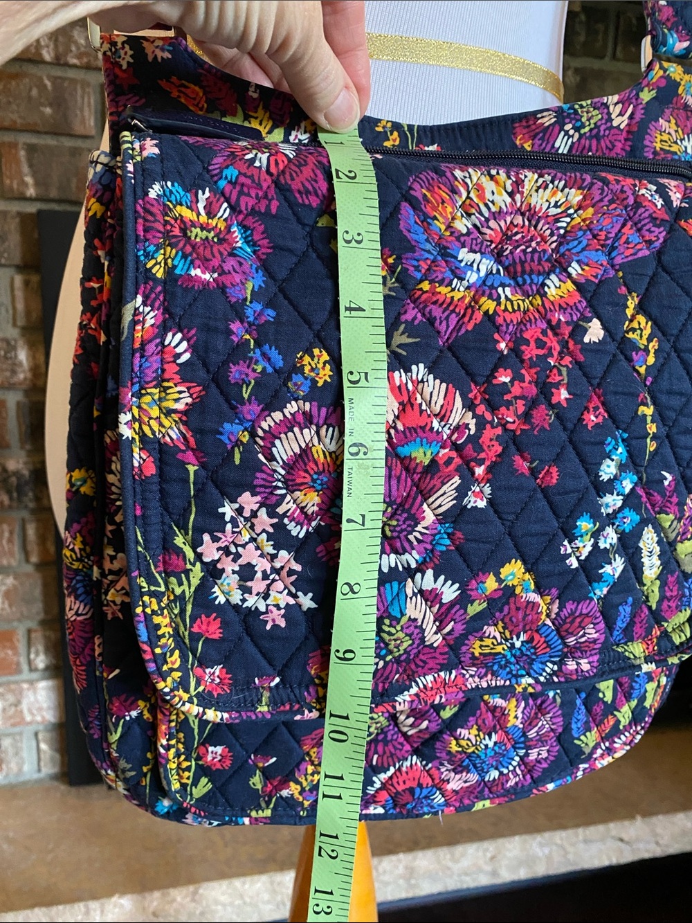 VERA BRADLEY Midnight Wildflowers quilted crossbody bag, purse, satchel. Beauty! - Picture 14 of 16